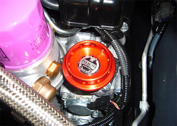 HKS OIL FILLER CAP NISSAN/HONDA (RED) 24003-AN001